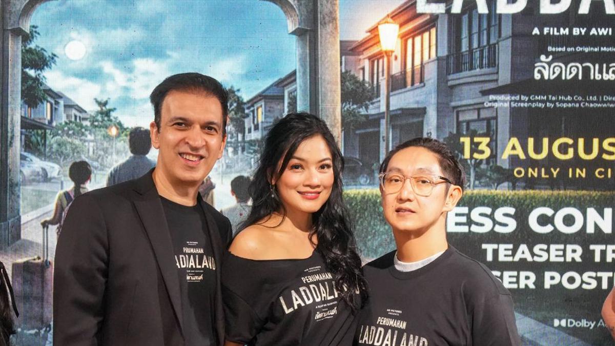 Awi Suryadi Garap Film Perumahan Laddaland, Lebih Mudah Bikin Remake atau Adaptasi Buku?