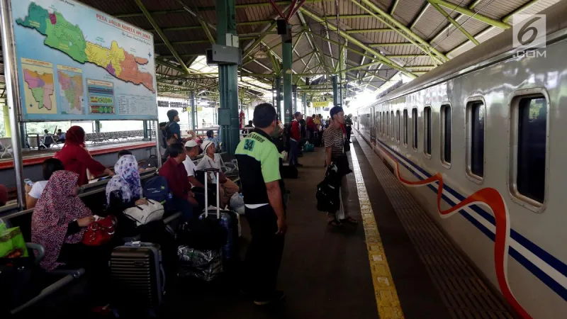 Daftar Lengkap Kereta Api Stasiun Gambir yang Berhenti di Jatinegara