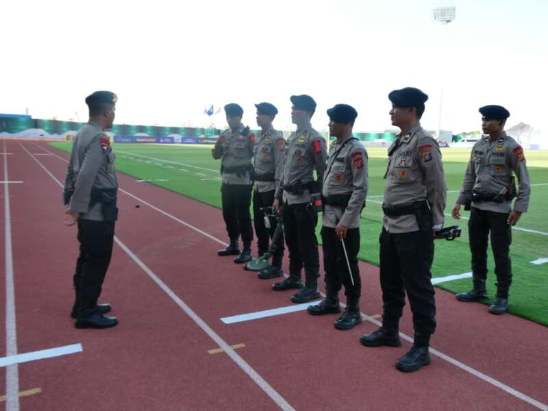 Jelang Laga Filipina Vs Australia, Gegana Brimob Polda Sumut Sterilisasi Stadion Madya untuk Pastikan Keamanan ASEAN U